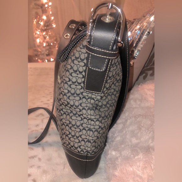 Coach Crossbody 🎀 - Picture 3 of 14